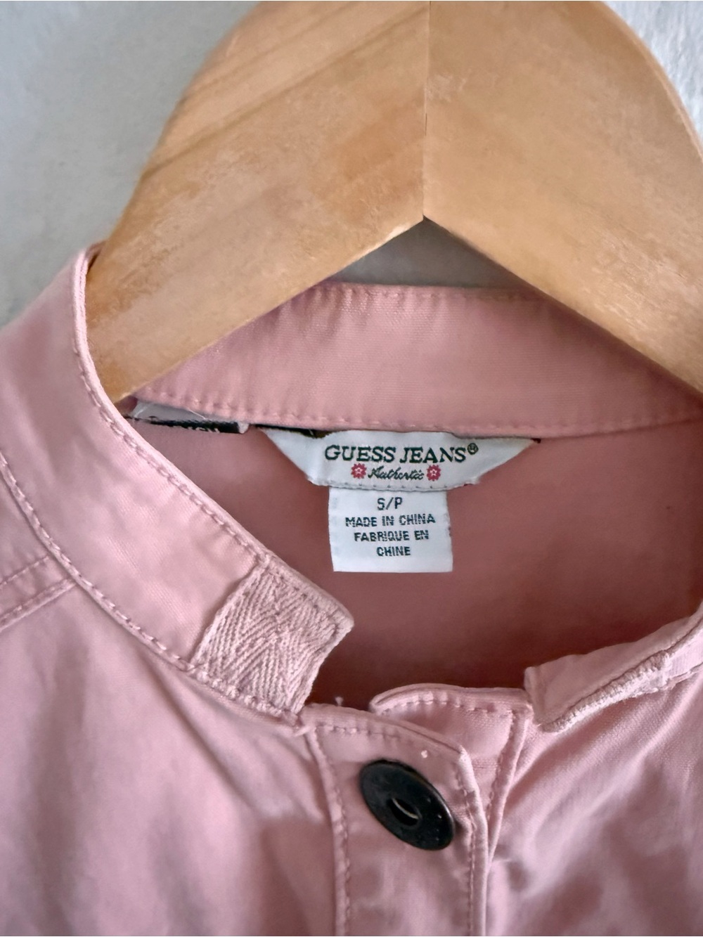 Y2K Guess Pink Button-Front Cropped Jacket - Picture 4 of 6